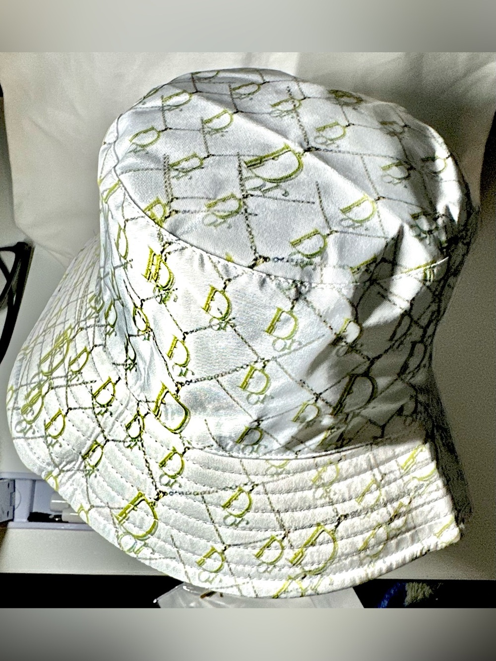 Designer-Style White & Green Patterned Bucket Hat NWOT - Picture 2 of 6